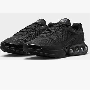 Nike Men's Black Sneakers